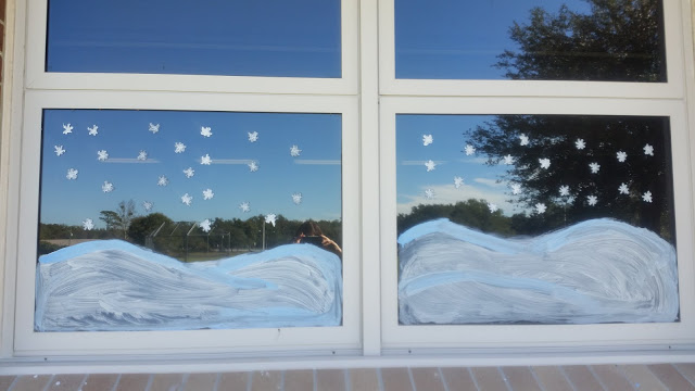 paint your windows like a winter wonderland to help transform your classroom into a winter wonderland snowflake bentley